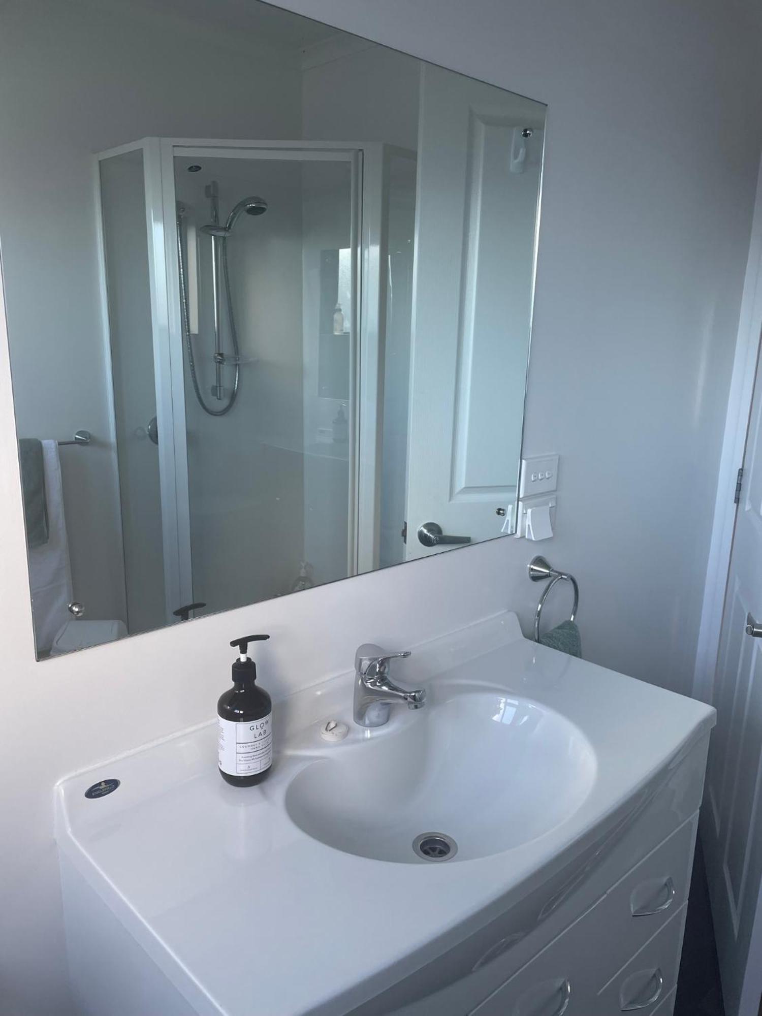 Amberlea Cottages Hokitika Room photo